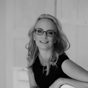 Elena Honoria - Pitypang Könykiadó